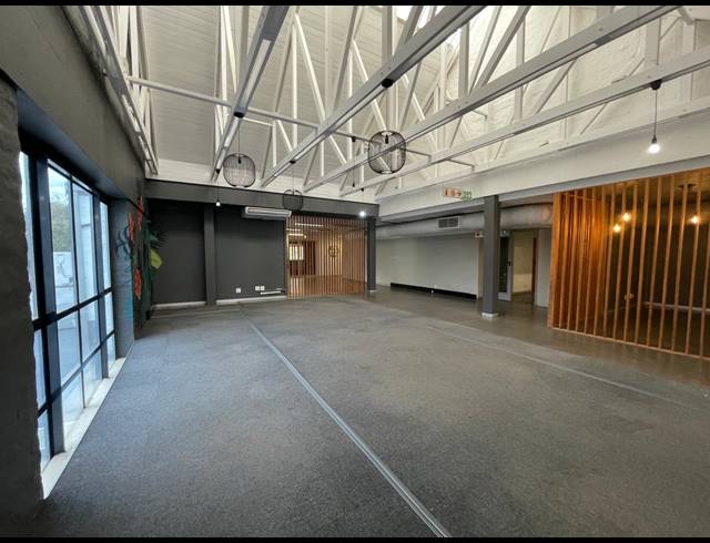 2,859M² OFFICE TO LET IN BRYANSTON